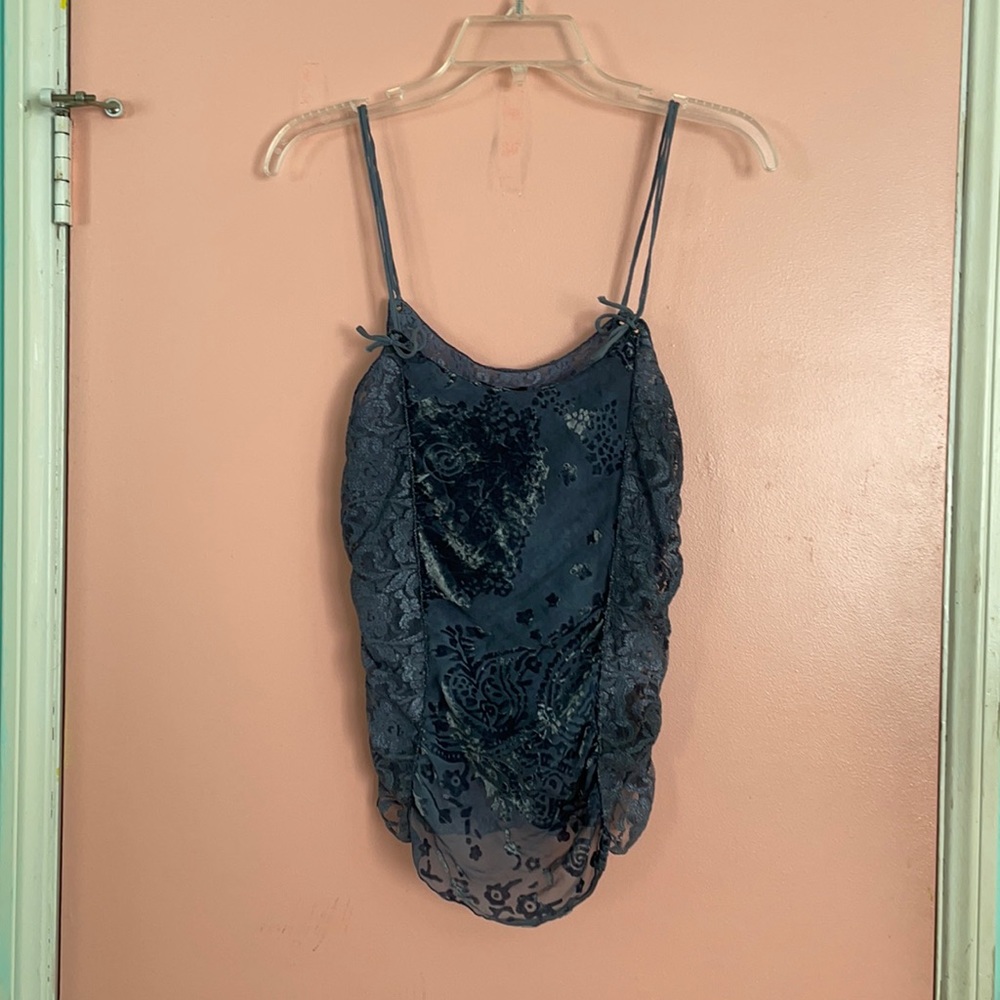Gray lace detailed tank
